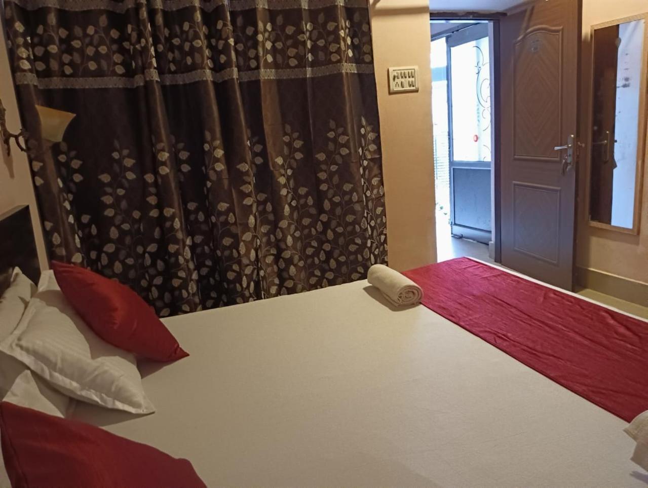 Shree Krishna Hotel Inn Varanasi Exterior foto