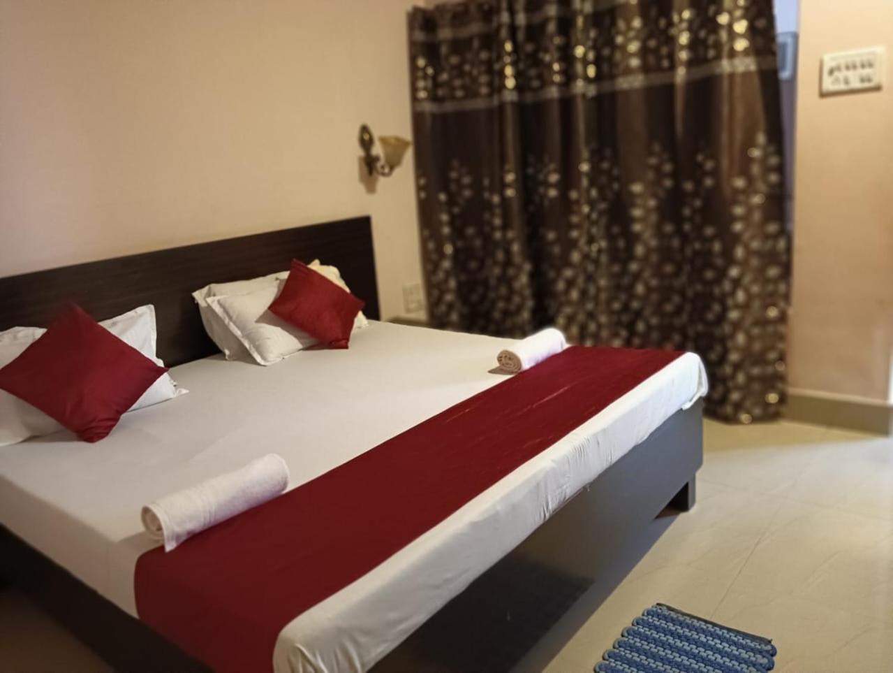 Shree Krishna Hotel Inn Varanasi Exterior foto