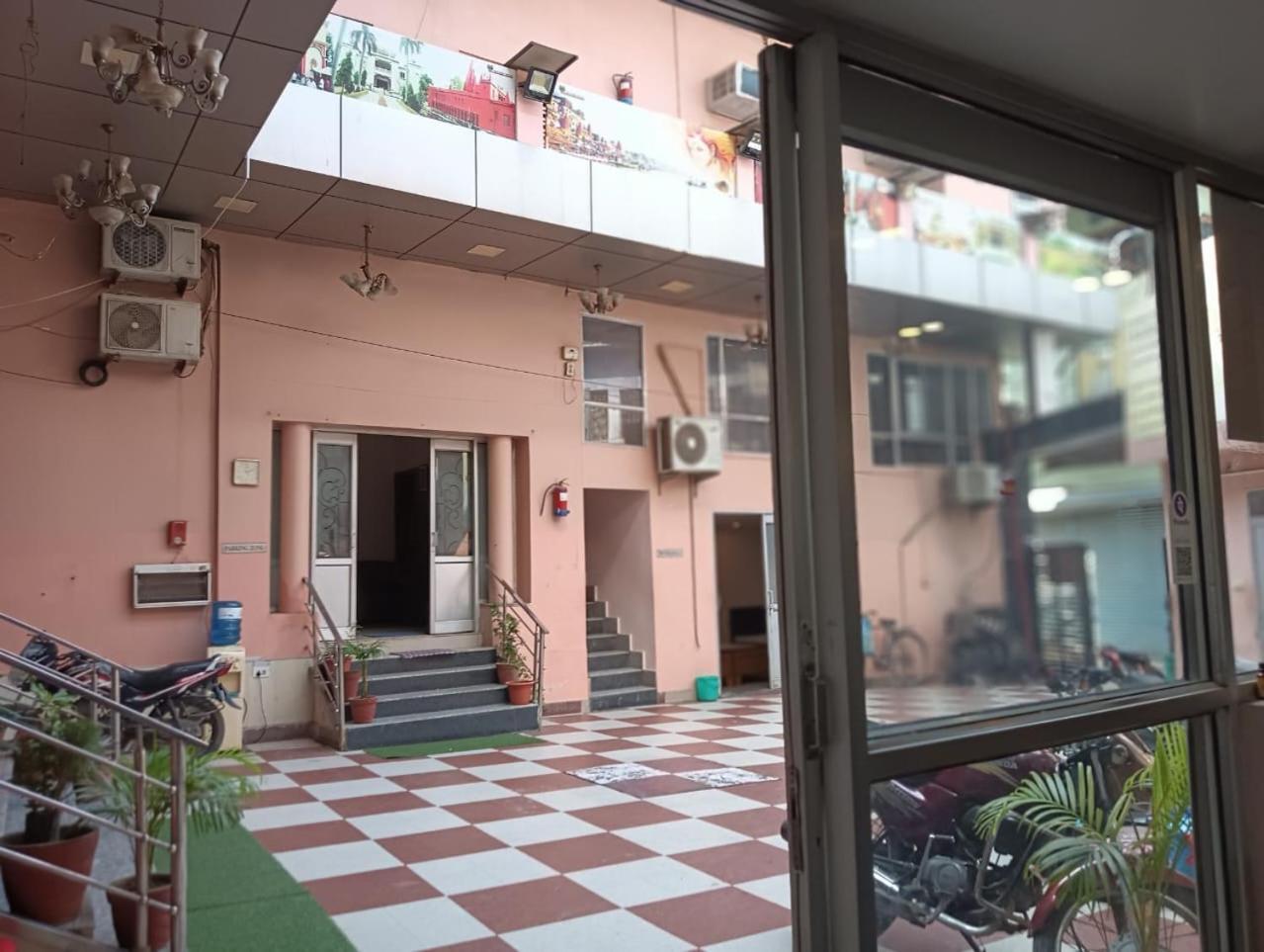 Shree Krishna Hotel Inn Varanasi Exterior foto